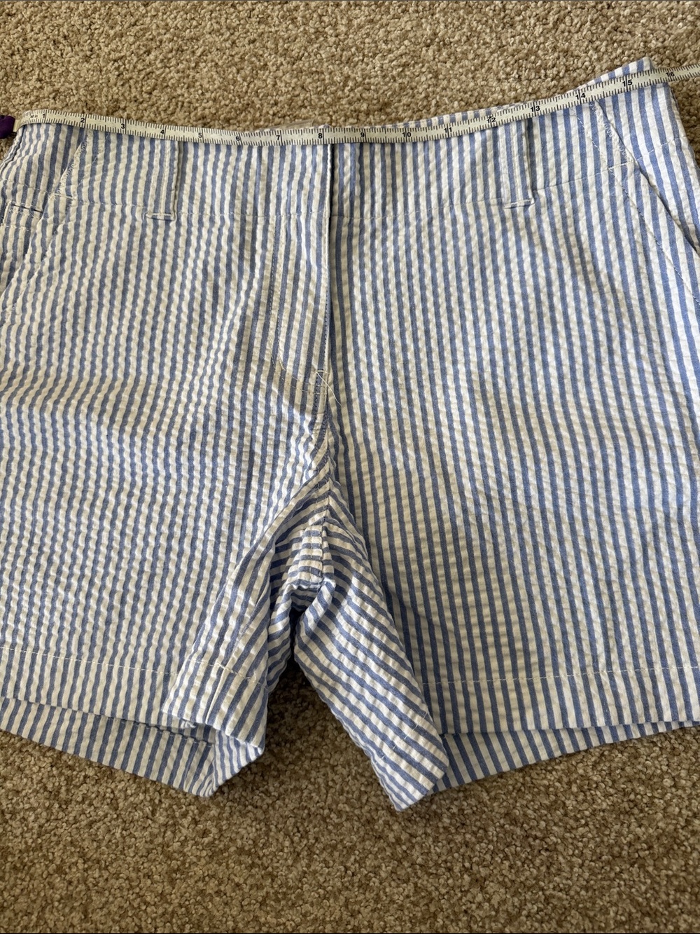 Vineyard Vines 5” Blue and White Striped Seersucker Shorts. Sz 6 - Picture 5 of 5